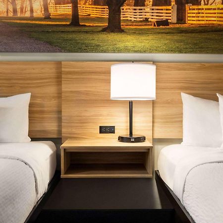 Days Inn & Suites By Wyndham Lancaster Amish Country Mountville Esterno foto