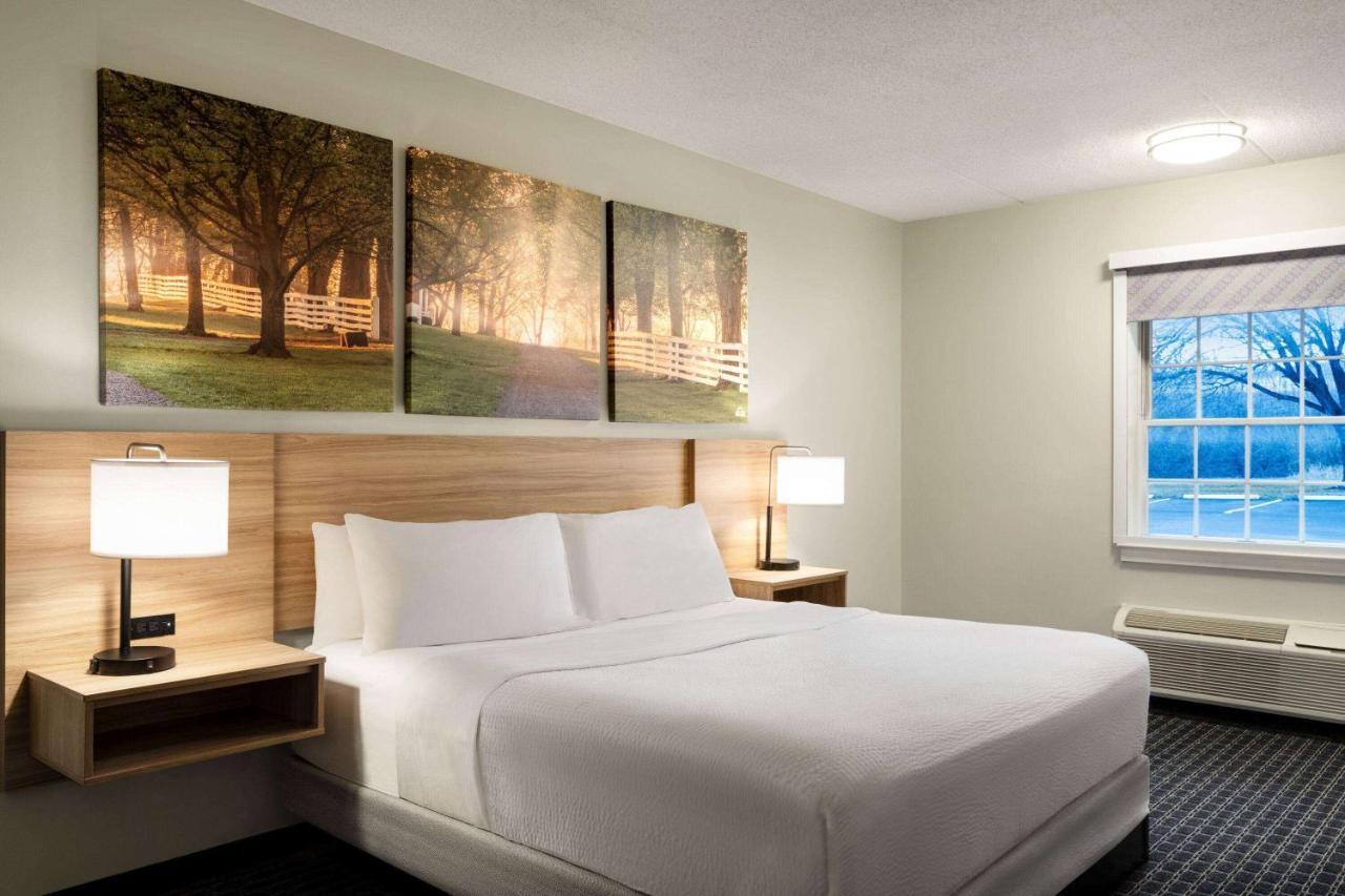 Days Inn & Suites By Wyndham Lancaster Amish Country Mountville Esterno foto