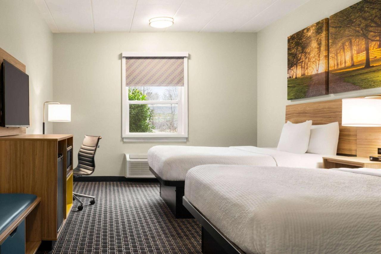 Days Inn & Suites By Wyndham Lancaster Amish Country Mountville Esterno foto