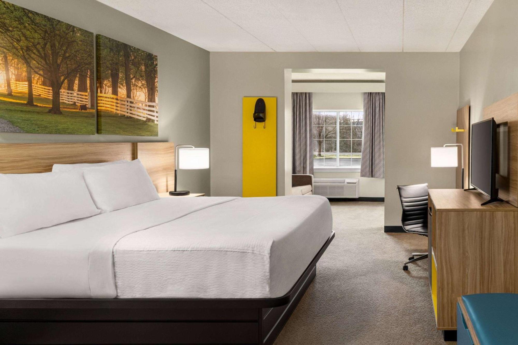 Days Inn & Suites By Wyndham Lancaster Amish Country Mountville Esterno foto