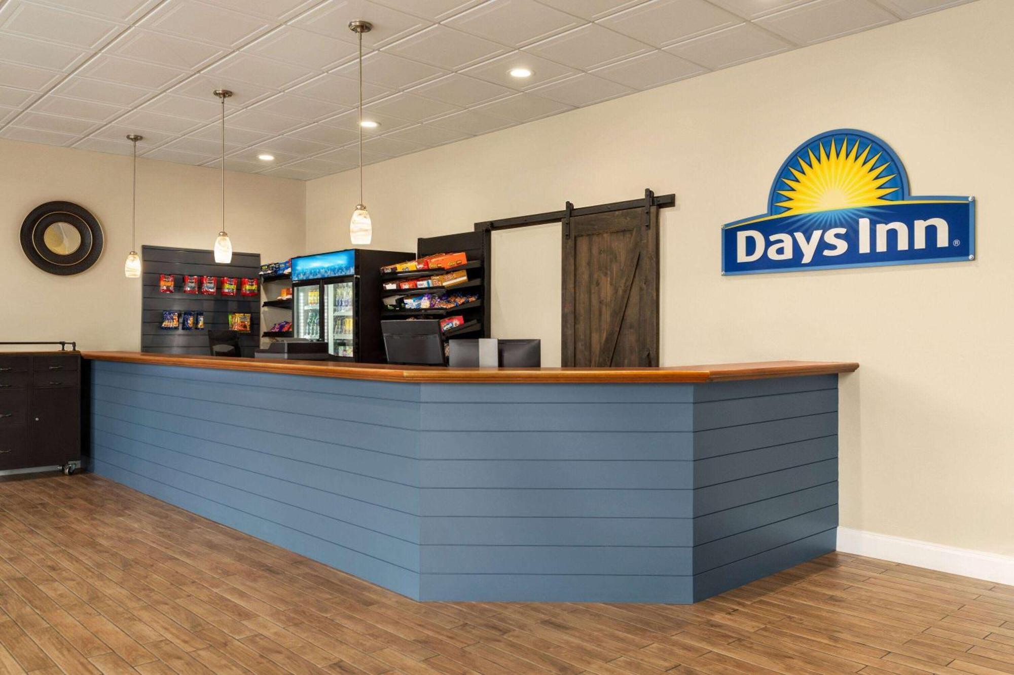 Days Inn & Suites By Wyndham Lancaster Amish Country Mountville Esterno foto