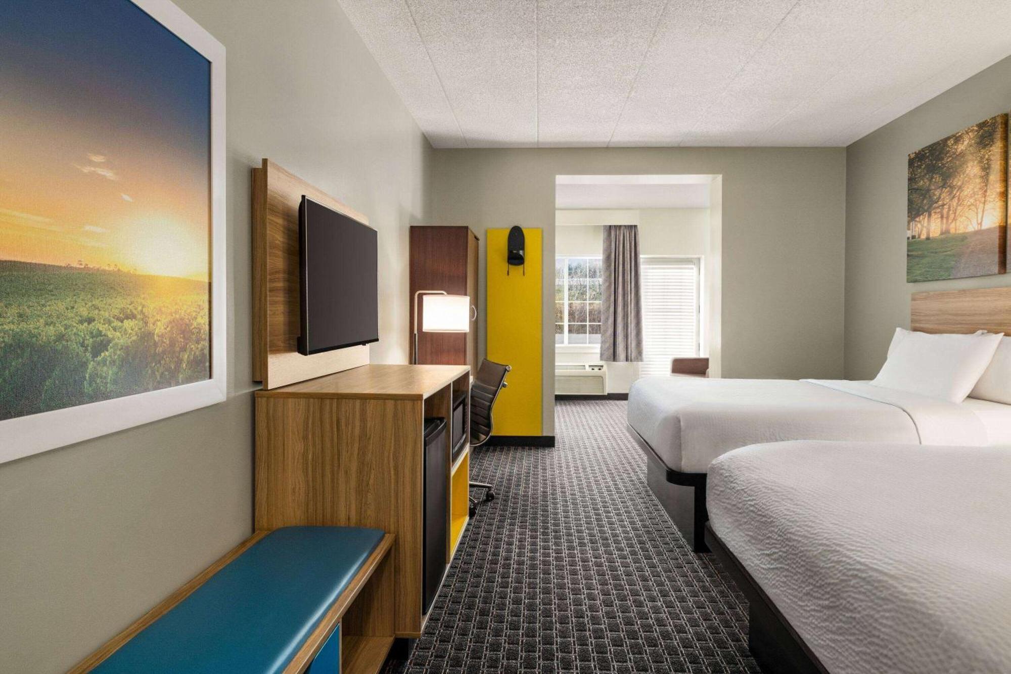 Days Inn & Suites By Wyndham Lancaster Amish Country Mountville Esterno foto