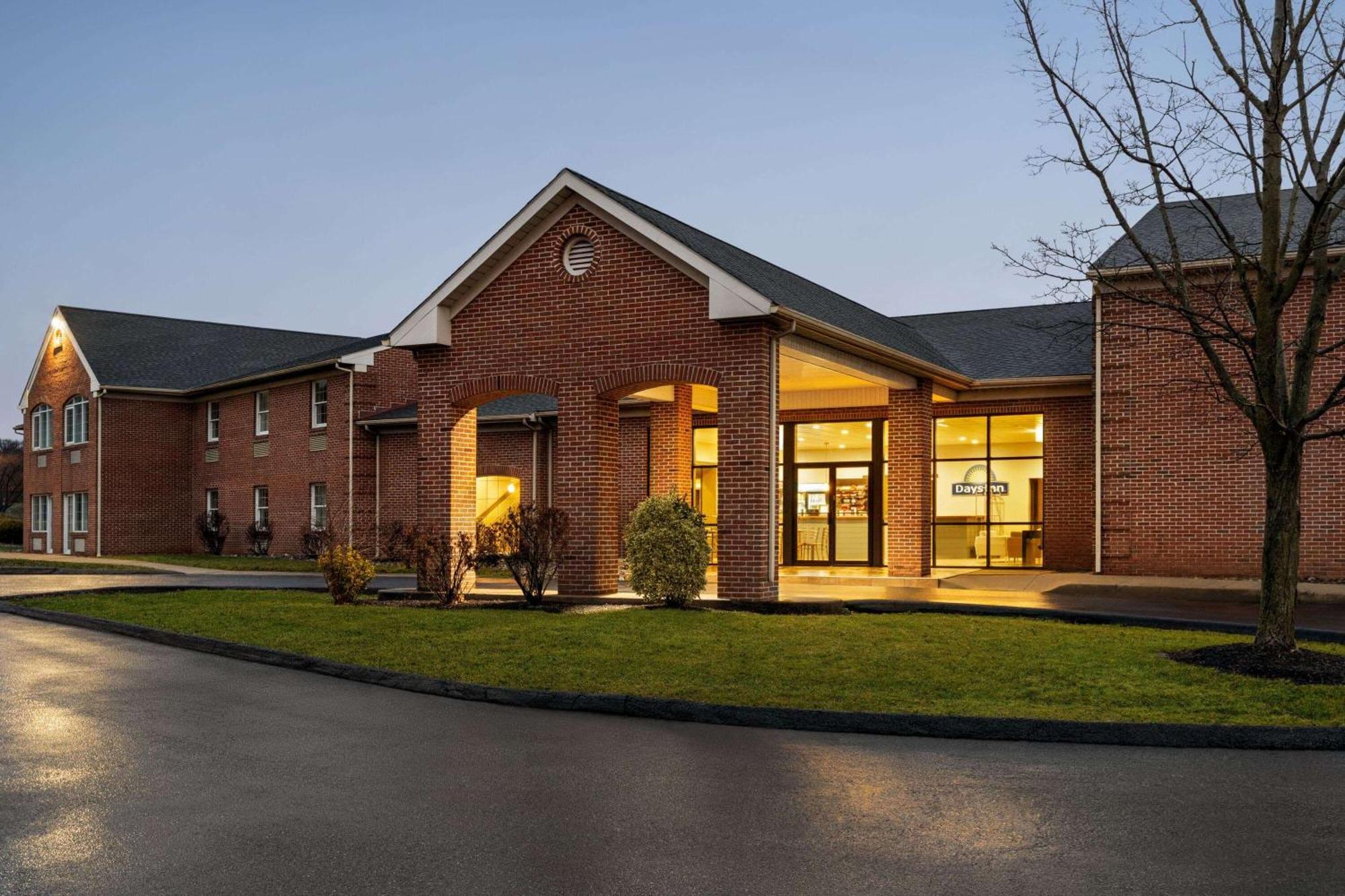 Days Inn & Suites By Wyndham Lancaster Amish Country Mountville Esterno foto