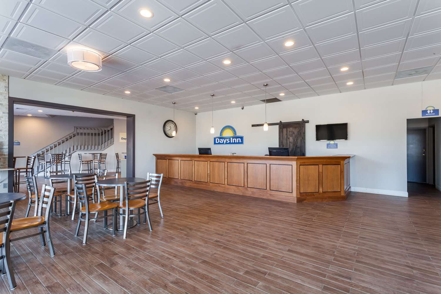 Days Inn & Suites By Wyndham Lancaster Amish Country Mountville Esterno foto